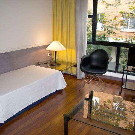 Apartamentos Descartes Barcelona Zewnętrze zdjęcie