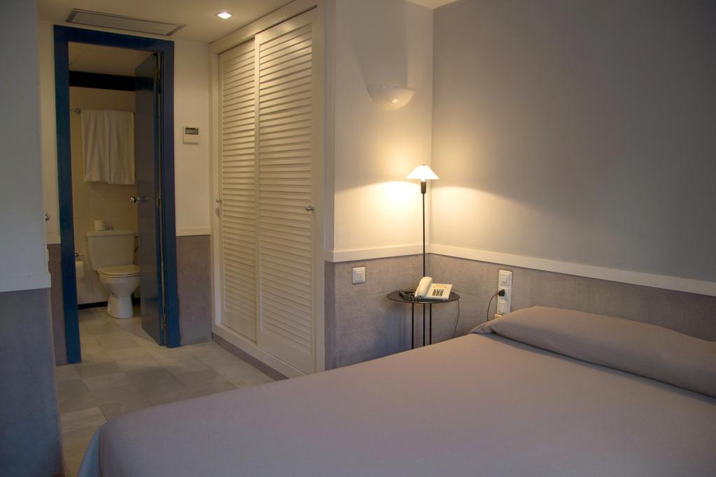 Apartamentos Descartes Barcelona Zewnętrze zdjęcie