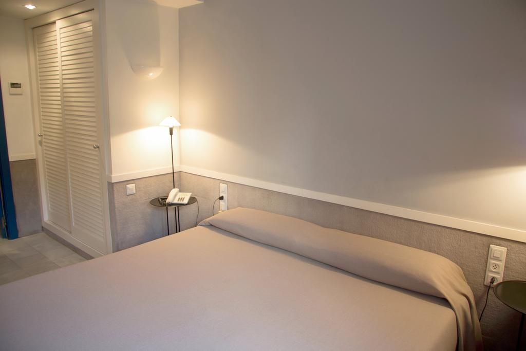 Apartamentos Descartes Barcelona Zewnętrze zdjęcie