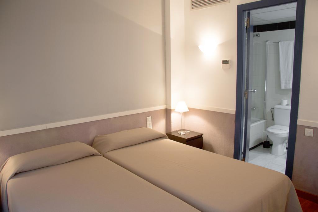 Apartamentos Descartes Barcelona Zewnętrze zdjęcie