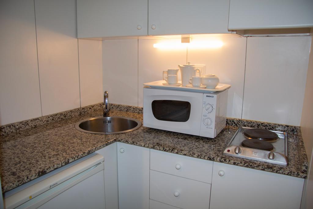 Apartamentos Descartes Barcelona Zewnętrze zdjęcie