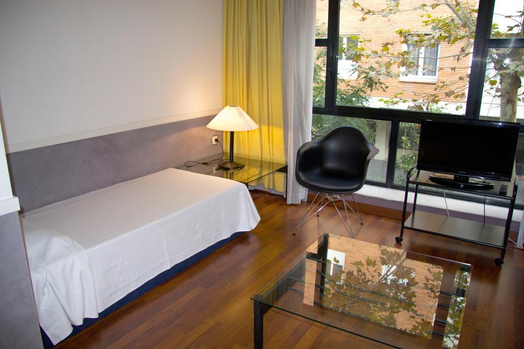 Apartamentos Descartes Barcelona Zewnętrze zdjęcie