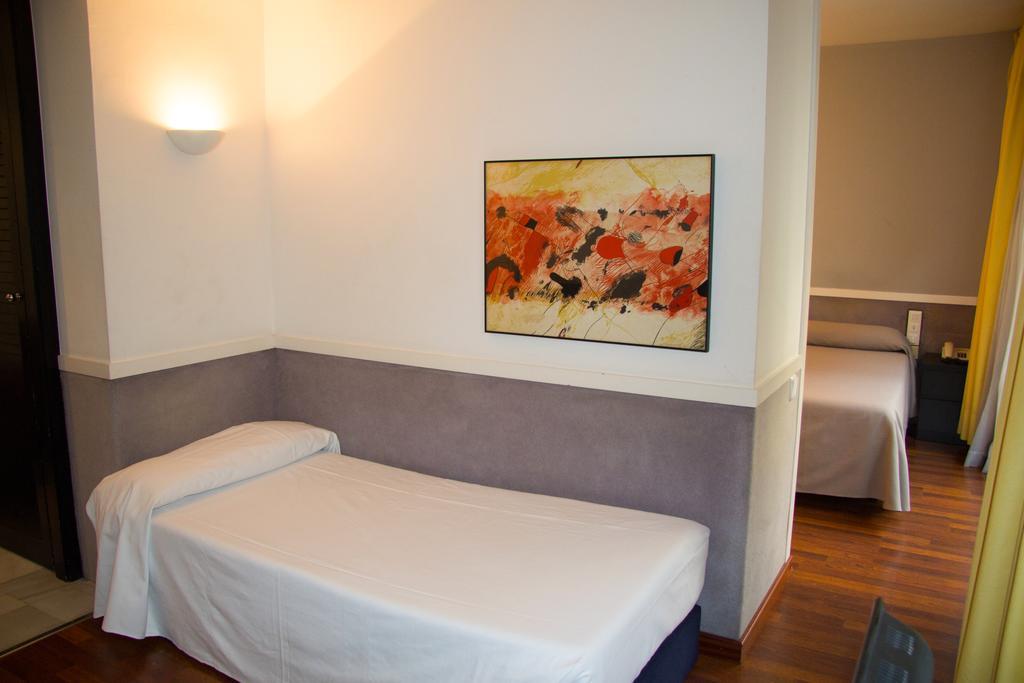 Apartamentos Descartes Barcelona Zewnętrze zdjęcie