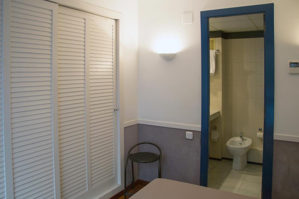 Apartamentos Descartes Barcelona Zewnętrze zdjęcie