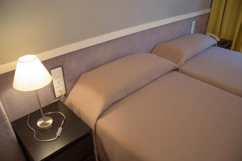 Apartamentos Descartes Barcelona Zewnętrze zdjęcie