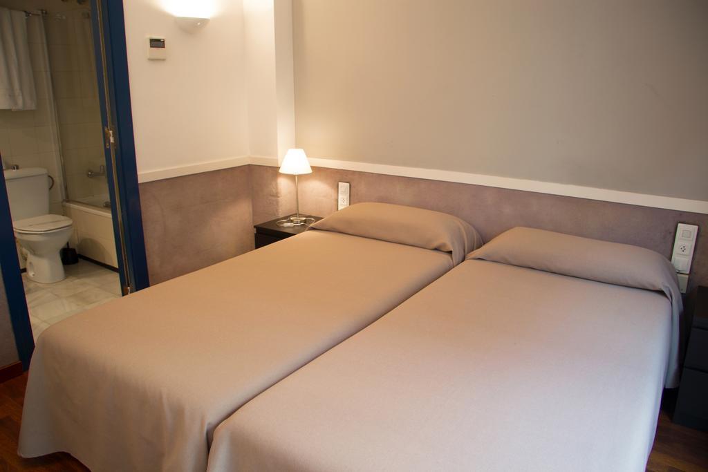 Apartamentos Descartes Barcelona Zewnętrze zdjęcie
