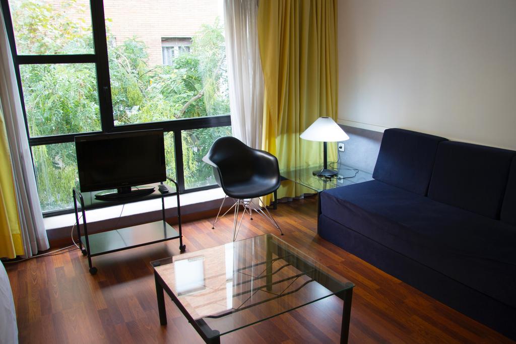 Apartamentos Descartes Barcelona Zewnętrze zdjęcie