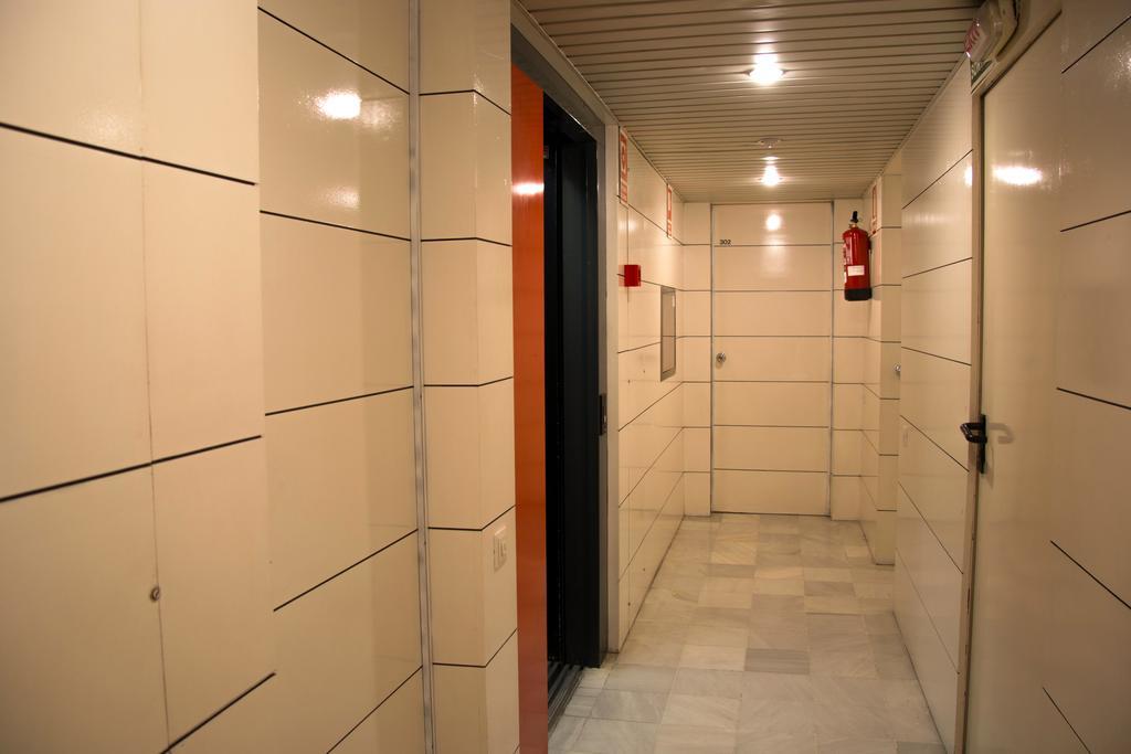Apartamentos Descartes Barcelona Zewnętrze zdjęcie