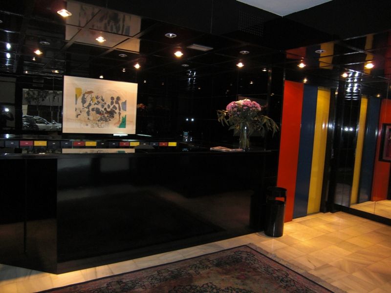 Apartamentos Descartes Barcelona Wnętrze zdjęcie