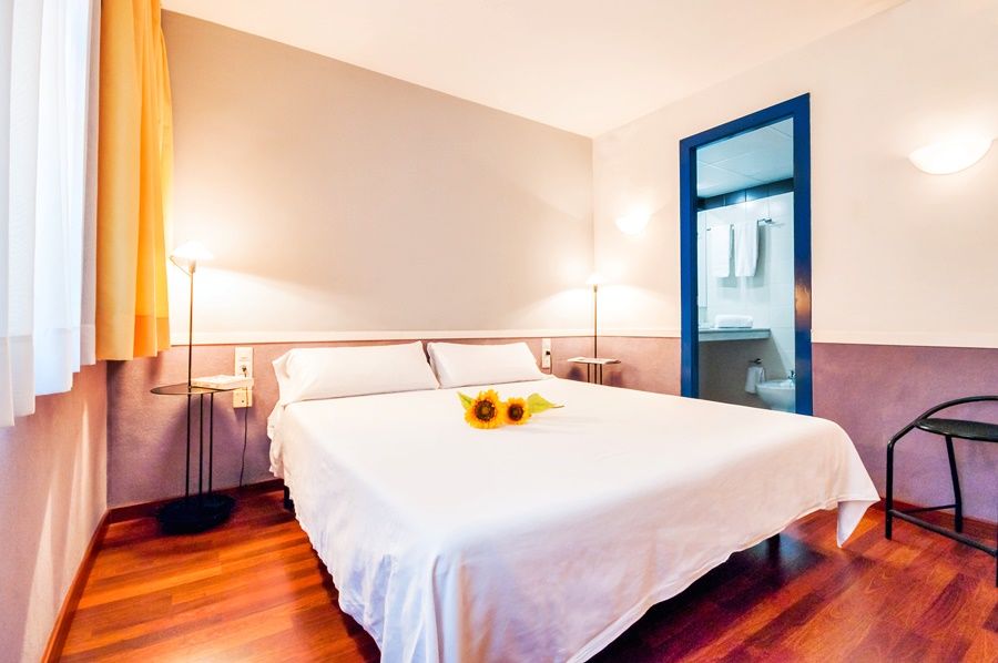 Apartamentos Descartes Barcelona Zewnętrze zdjęcie
