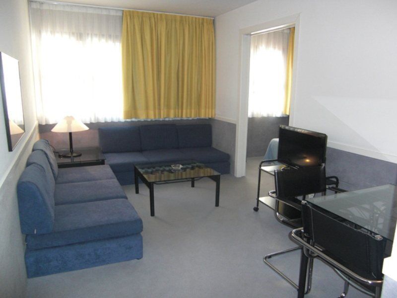 Apartamentos Descartes Barcelona Zewnętrze zdjęcie